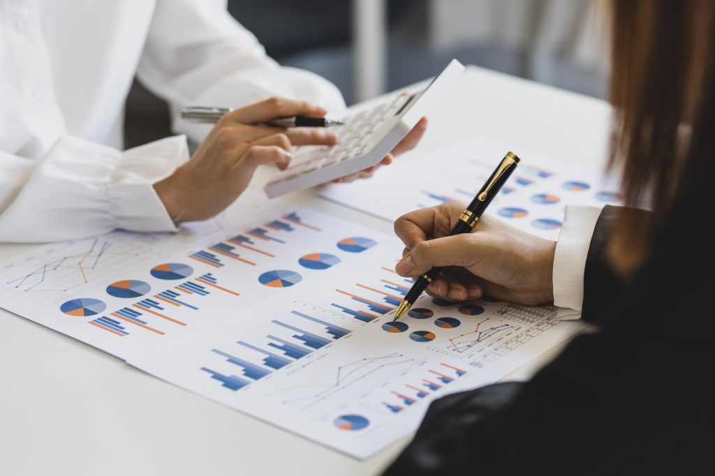 Investment and accounting analysis.